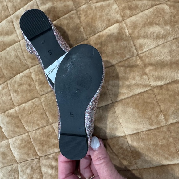 HARPER CANYON Glittery Pink Kids Shoes with adjustable straps! 🎉SO MUCH FUN🎉 - Picture 7 of 8